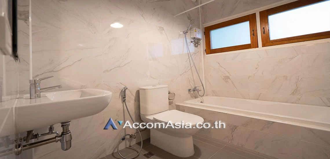 18  3 br House For Rent in Sukhumvit ,Bangkok BTS Phra khanong AA27949