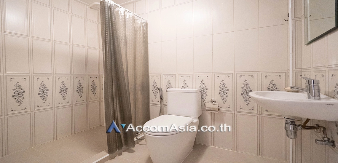 20  3 br House For Rent in Sukhumvit ,Bangkok BTS Phra khanong AA27949