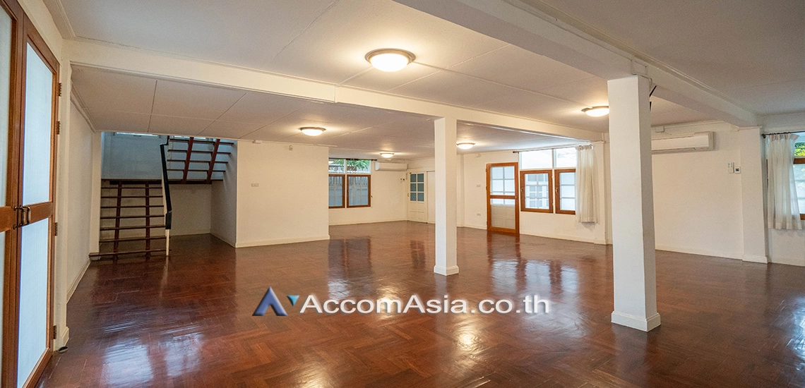 8  3 br House For Rent in Sukhumvit ,Bangkok BTS Phra khanong AA27949