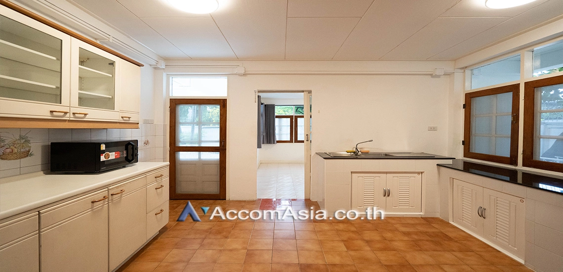 9  3 br House For Rent in Sukhumvit ,Bangkok BTS Phra khanong AA27949