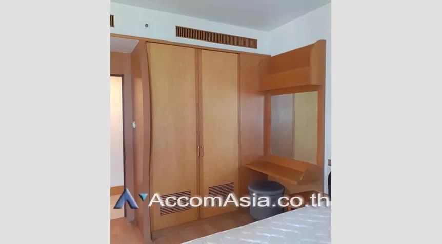 Pet friendly |  2 Bedrooms  Condominium For Rent in Ploenchit, Bangkok  near BTS Ploenchit (AA27957)