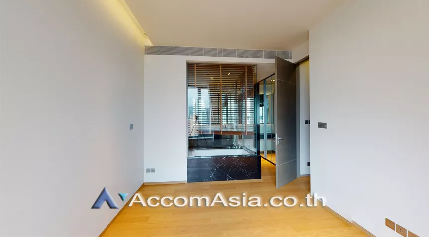 6  1 br Condominium For Sale in Silom ,Bangkok MRT Lumphini at Saladaeng One AA27962