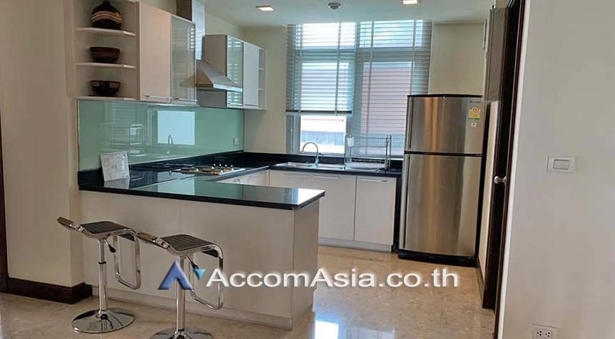 unit 3 Bedrooms  Condominium For Rent in Sukhumvit, Bangkok  near BTS Ekkamai (AA27967)