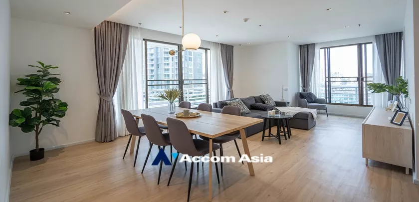  3 Bedrooms  Apartment For Rent in Sukhumvit, Bangkok  near BTS Thong Lo (AA27973)