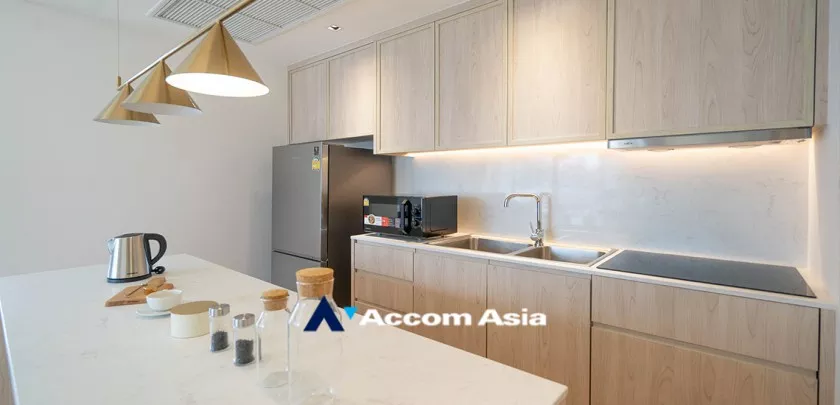  3 Bedrooms  Apartment For Rent in Sukhumvit, Bangkok  near BTS Thong Lo (AA27973)