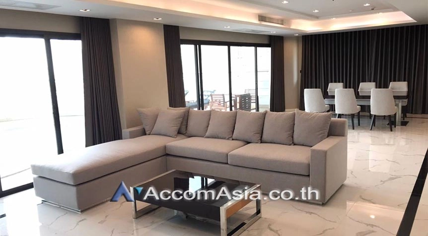 Private Swimming Pool, Duplex Condo |  Le Raffine Sukhumvit 24 Condominium  4 Bedroom for Rent BTS Phrom Phong in Sukhumvit Bangkok