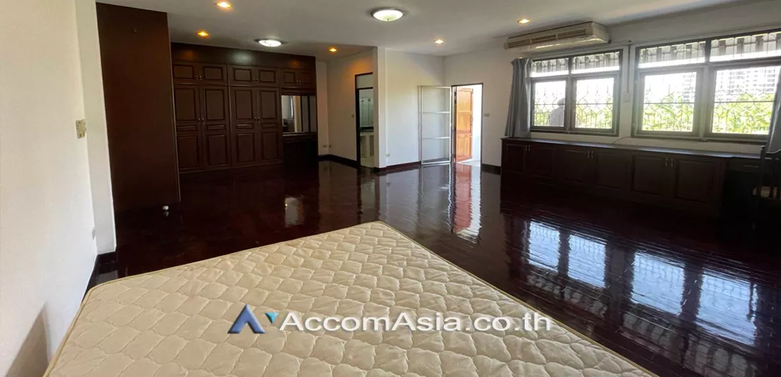 9  3 br House For Rent in Ratchadaphisek ,Bangkok MRT Phetchaburi AA27977