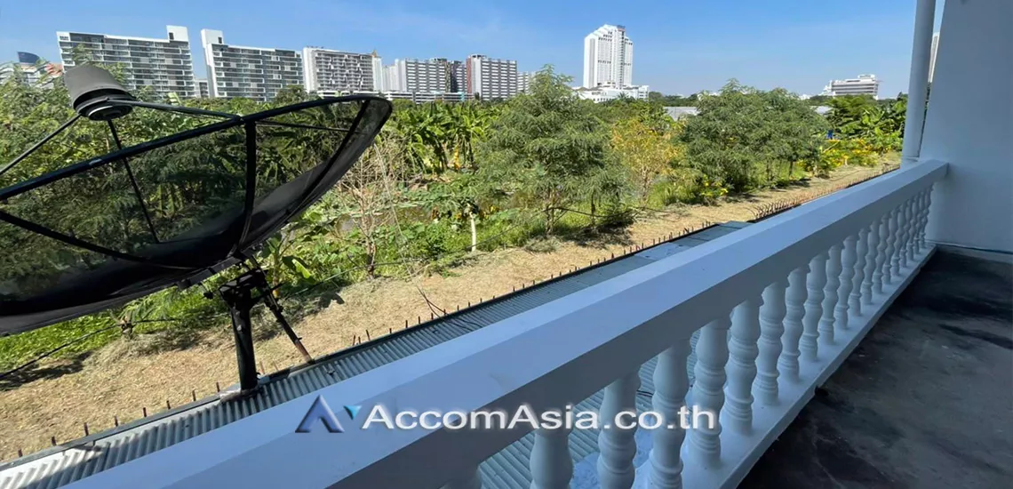 13  3 br House For Rent in Ratchadaphisek ,Bangkok MRT Phetchaburi AA27977