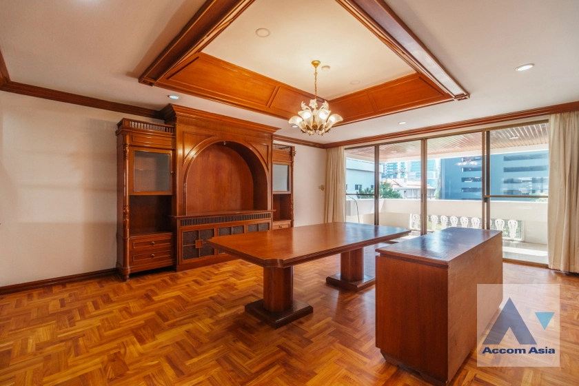 4  3 br Apartment For Rent in Sukhumvit ,Bangkok BTS Asok - MRT Sukhumvit at Family-Friendly 360 SQ.M. Residence Near Terminal 21 AA27983