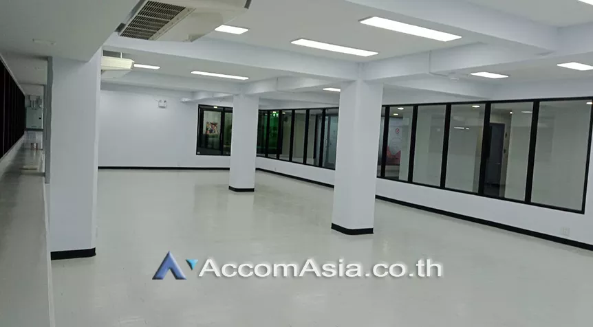 unit Studio  Office space For Rent in Sukhumvit, Bangkok  near BTS Asok - MRT Phetchaburi (AA27985)