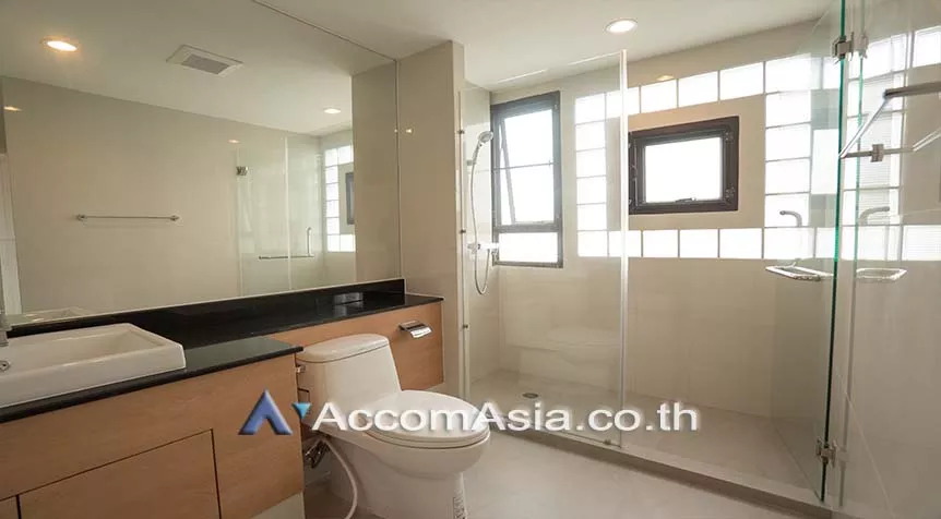 9  4 br Apartment For Rent in Sukhumvit ,Bangkok BTS Ekkamai at Comfort living and well service AA27986