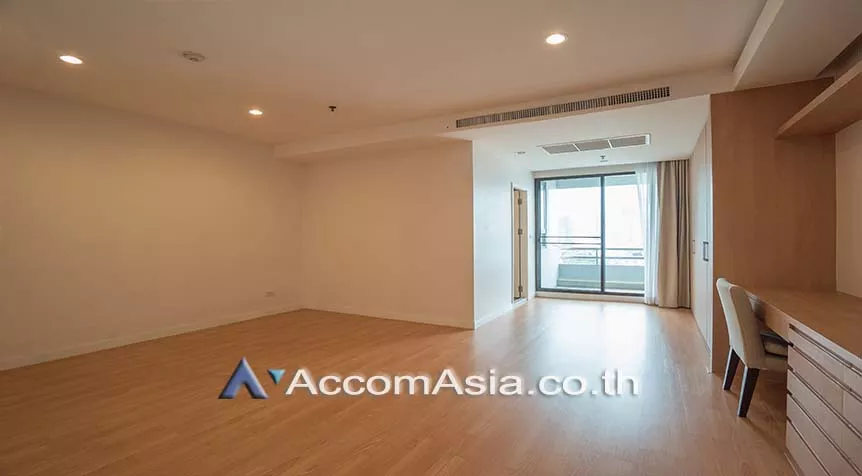 7  4 br Apartment For Rent in Sukhumvit ,Bangkok BTS Ekkamai at Comfort living and well service AA27986