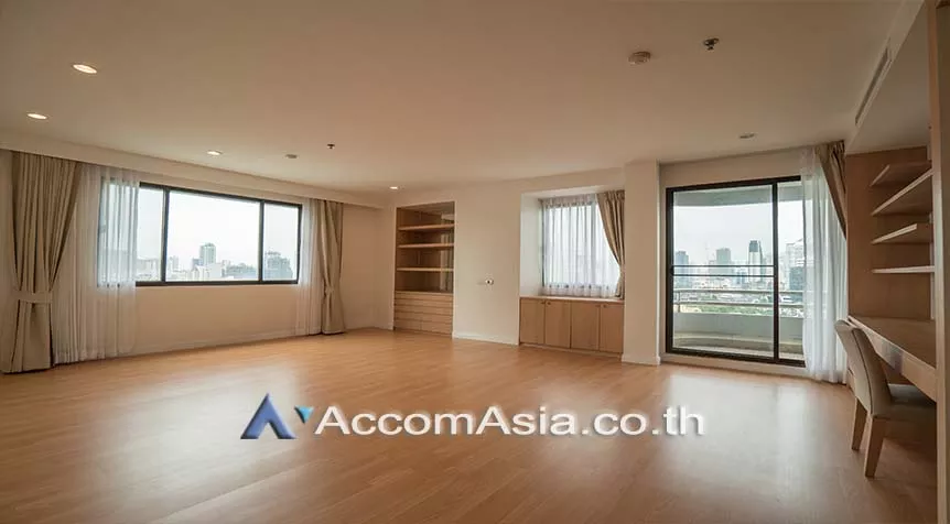 5  4 br Apartment For Rent in Sukhumvit ,Bangkok BTS Ekkamai at High-Rise Living with a Large Balcony Apartment in Ekkamai AA27986