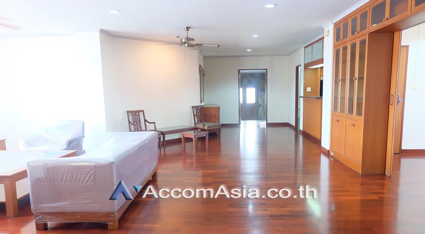 7  4 br Apartment For Rent in Phaholyothin ,Bangkok BTS Saphan-Kwai at Apartment For Rent AA27997