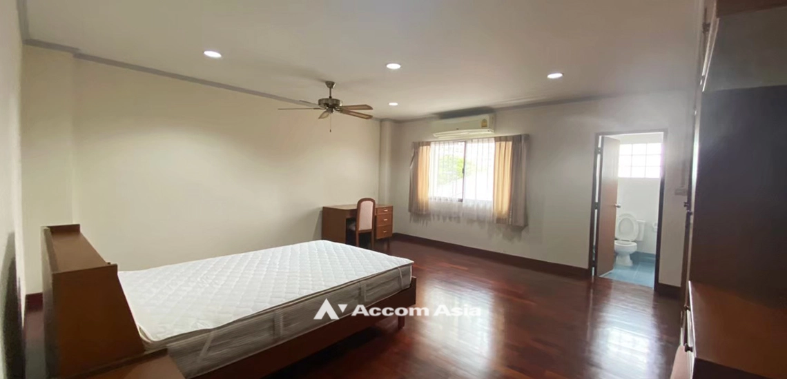 10  4 br Apartment For Rent in Phaholyothin ,Bangkok BTS Saphan-Kwai at Heart of Phaya Thai AA27997