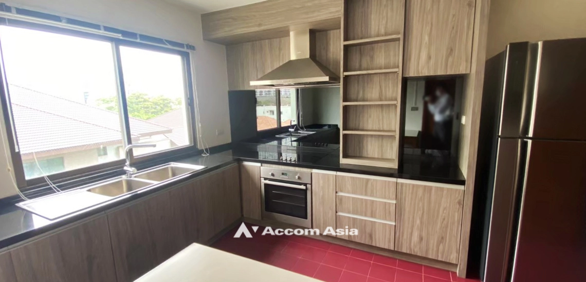 5  4 br Apartment For Rent in Phaholyothin ,Bangkok BTS Saphan-Kwai at Heart of Phaya Thai AA27997