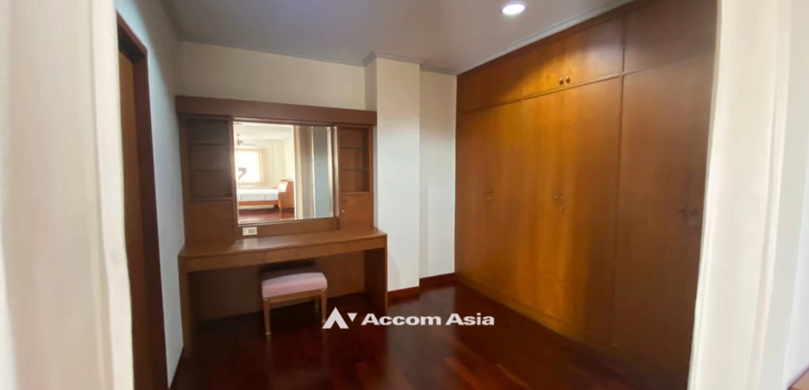 14  4 br Apartment For Rent in Phaholyothin ,Bangkok BTS Saphan-Kwai at Heart of Phaya Thai AA27997