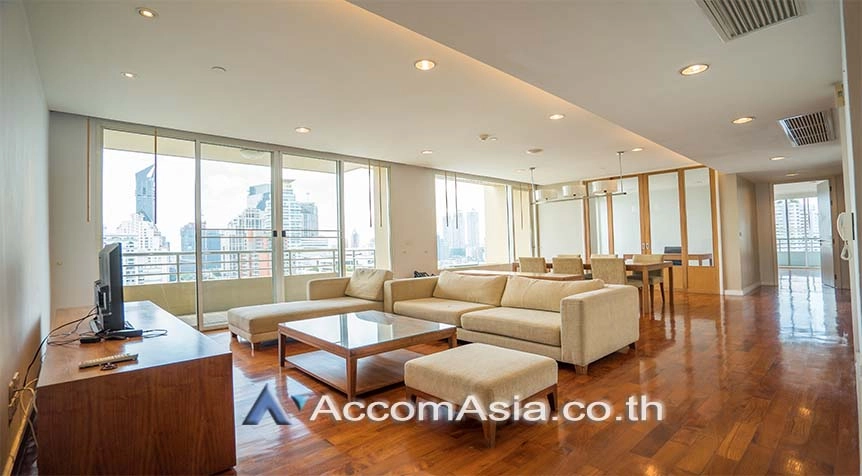 Big Balcony |  3 Bedrooms  Apartment For Rent in Sukhumvit, Bangkok  near BTS Phrom Phong (AA28000)