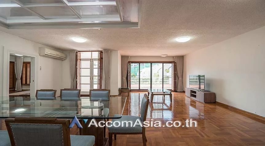 Pet friendly |  3 Bedrooms  Apartment For Rent in Ploenchit, Bangkok  near BTS Chitlom (AA28012)