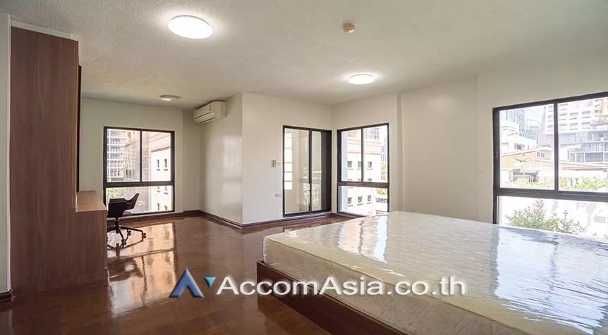 unitPet friendly |  3 Bedrooms  Apartment For Rent in Ploenchit, Bangkok  near BTS Chitlom (AA28014)