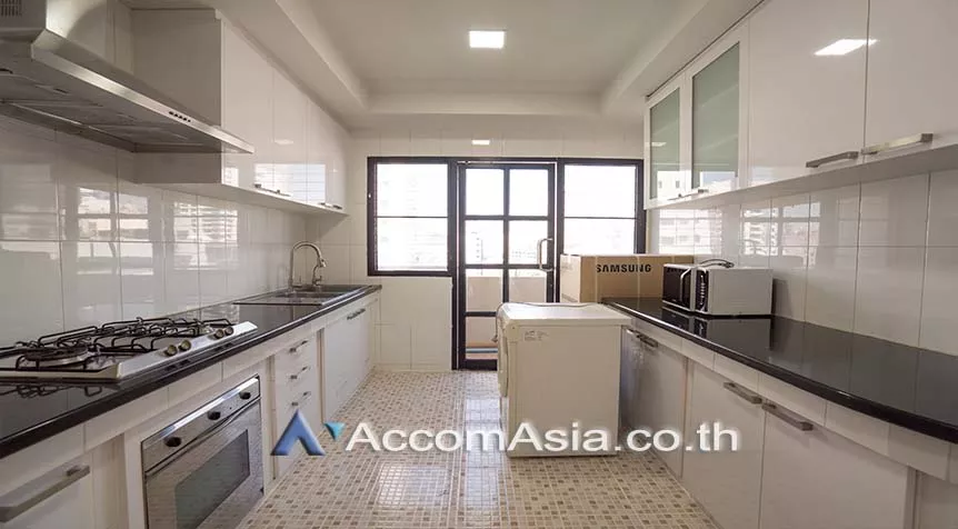 Pet friendly |  3 Bedrooms  Apartment For Rent in Sukhumvit, Bangkok  near BTS Asok - MRT Sukhumvit (AA28016)