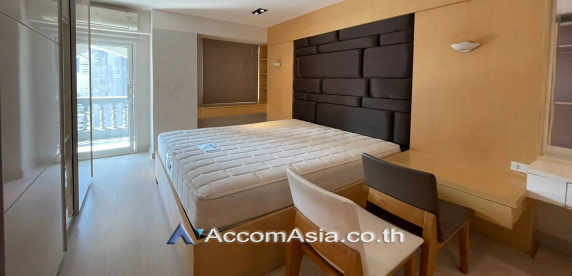  3 Bedrooms  Condominium For Sale in Sukhumvit, Bangkok  near BTS Phrom Phong (AA28025)