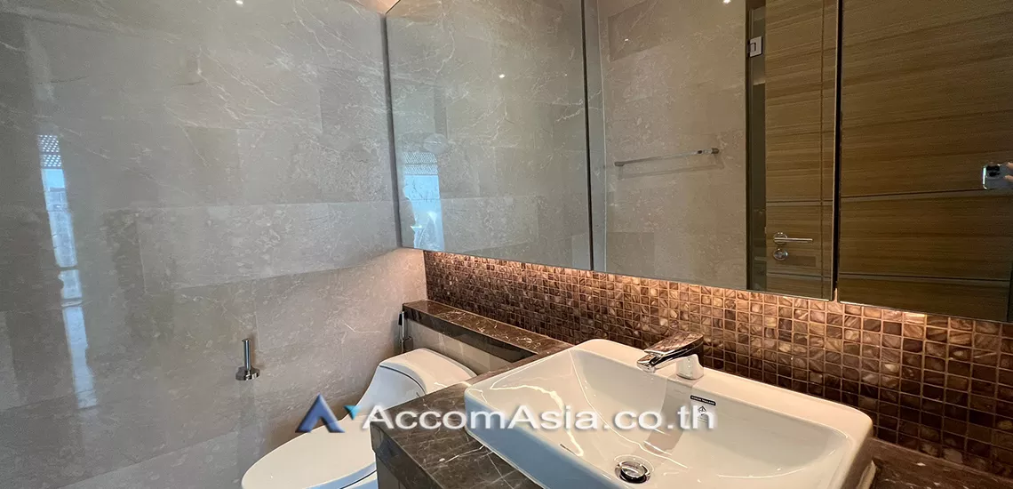 14  2 br Condominium For Rent in Ploenchit ,Bangkok BTS Ratchadamri at Magnolias Ratchadamri Boulevard AA28048