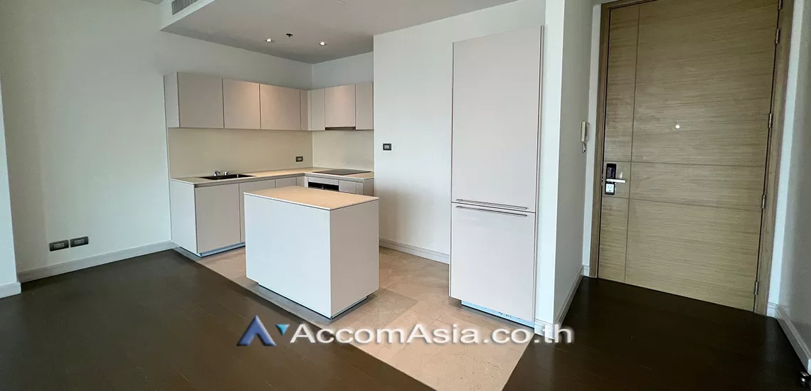 unit 2 Bedrooms  Condominium For Rent in Ploenchit, Bangkok  near BTS Ratchadamri (AA28049)