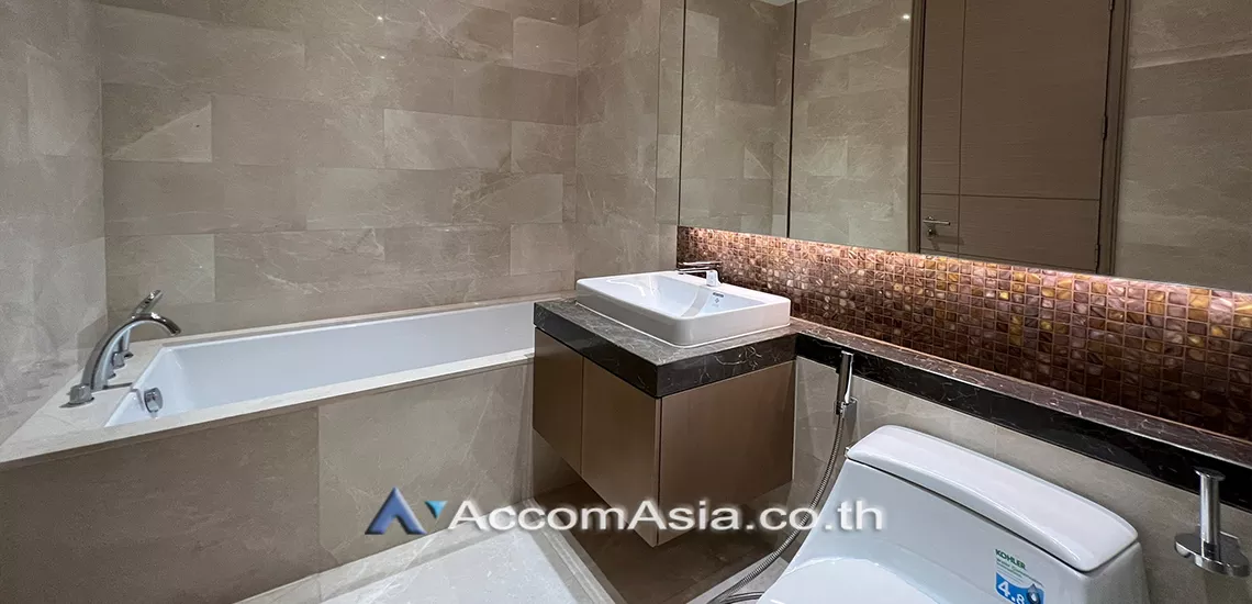 12  2 br Condominium For Rent in Ploenchit ,Bangkok BTS Ratchadamri at Magnolias Ratchadamri Boulevard AA28049
