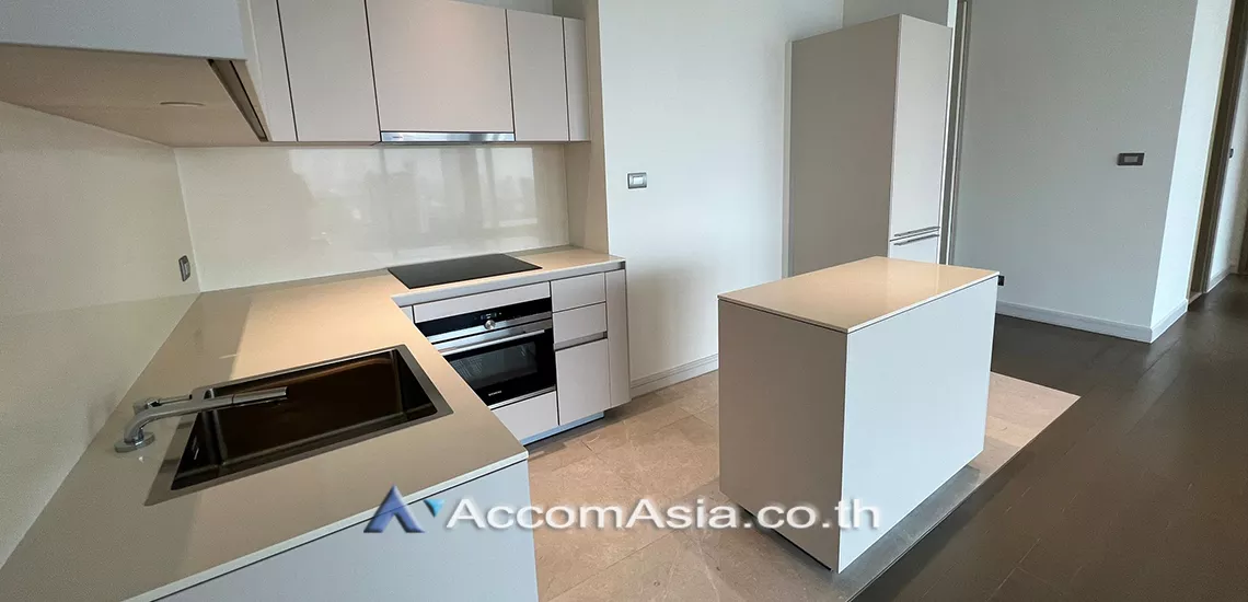 unit 2 Bedrooms  Condominium For Rent in Ploenchit, Bangkok  near BTS Ratchadamri (AA28049)
