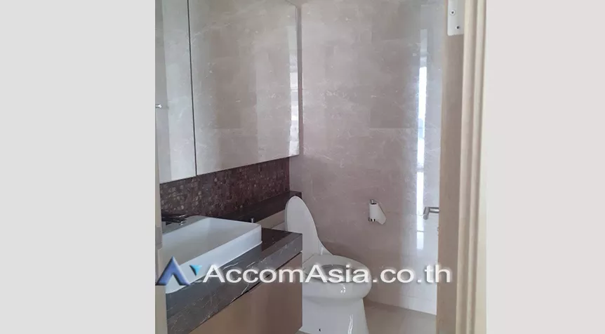 4  2 br Condominium For Rent in Ploenchit ,Bangkok BTS Ratchadamri at Magnolias Ratchadamri Boulevard AA28052