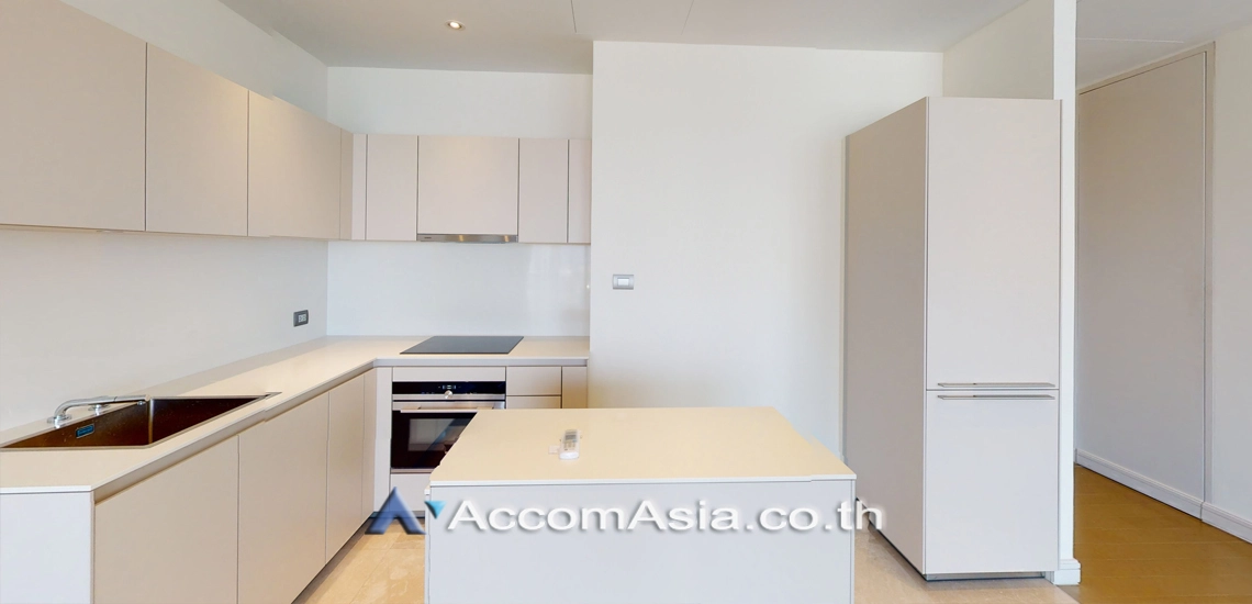 5  2 br Condominium For Sale in Ploenchit ,Bangkok BTS Ratchadamri at Magnolias Ratchadamri Boulevard AA28053