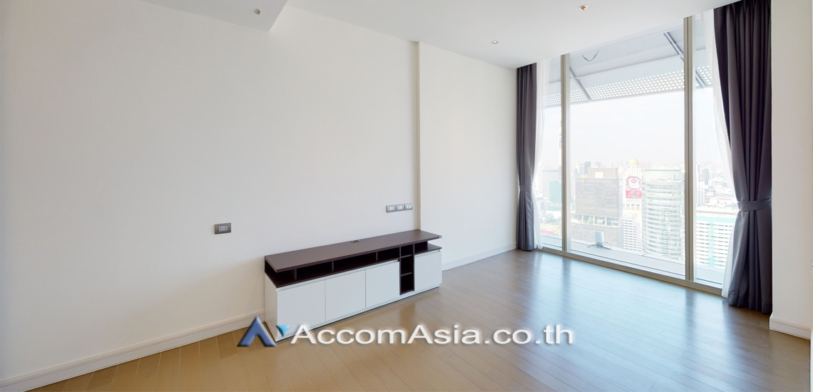 6  2 br Condominium For Sale in Ploenchit ,Bangkok BTS Ratchadamri at Magnolias Ratchadamri Boulevard AA28053