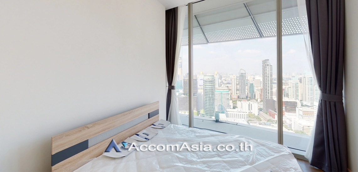 8  2 br Condominium For Sale in Ploenchit ,Bangkok BTS Ratchadamri at Magnolias Ratchadamri Boulevard AA28053