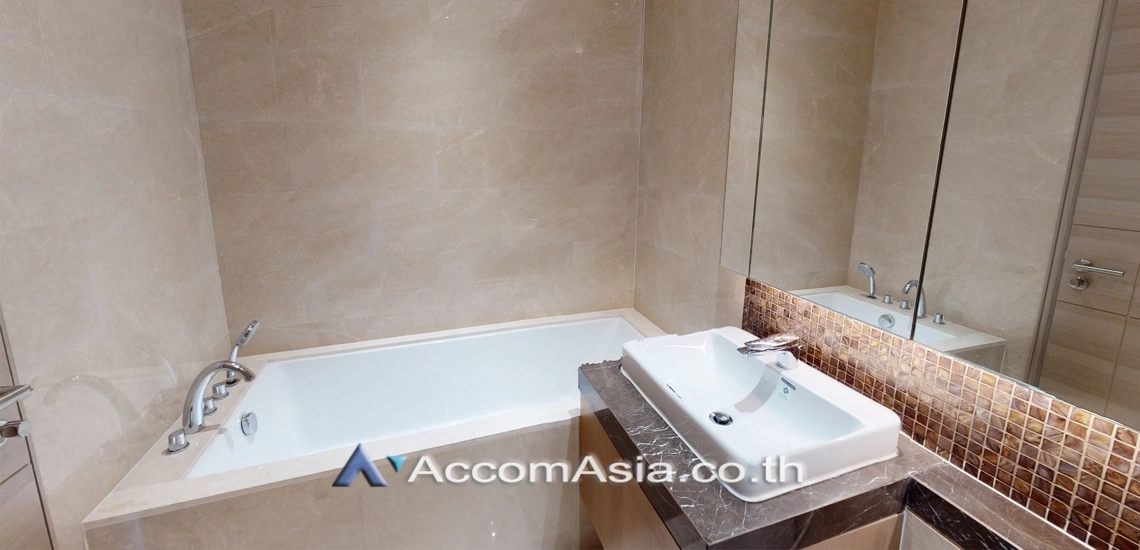 9  2 br Condominium For Sale in Ploenchit ,Bangkok BTS Ratchadamri at Magnolias Ratchadamri Boulevard AA28053