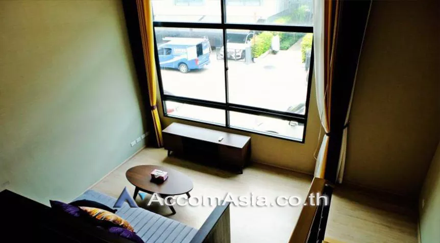  3 Bedrooms  Townhouse For Rent in Pattanakarn, Bangkok  near ARL Ramkhamhaeng (AA28062)