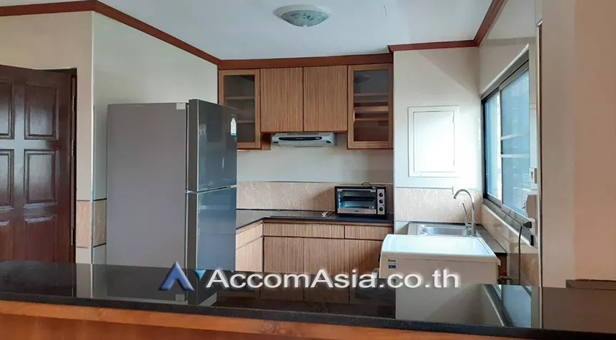 Pet friendly |  3 Bedrooms  Apartment For Rent in Sukhumvit, Bangkok  near BTS Ekkamai (AA28067)