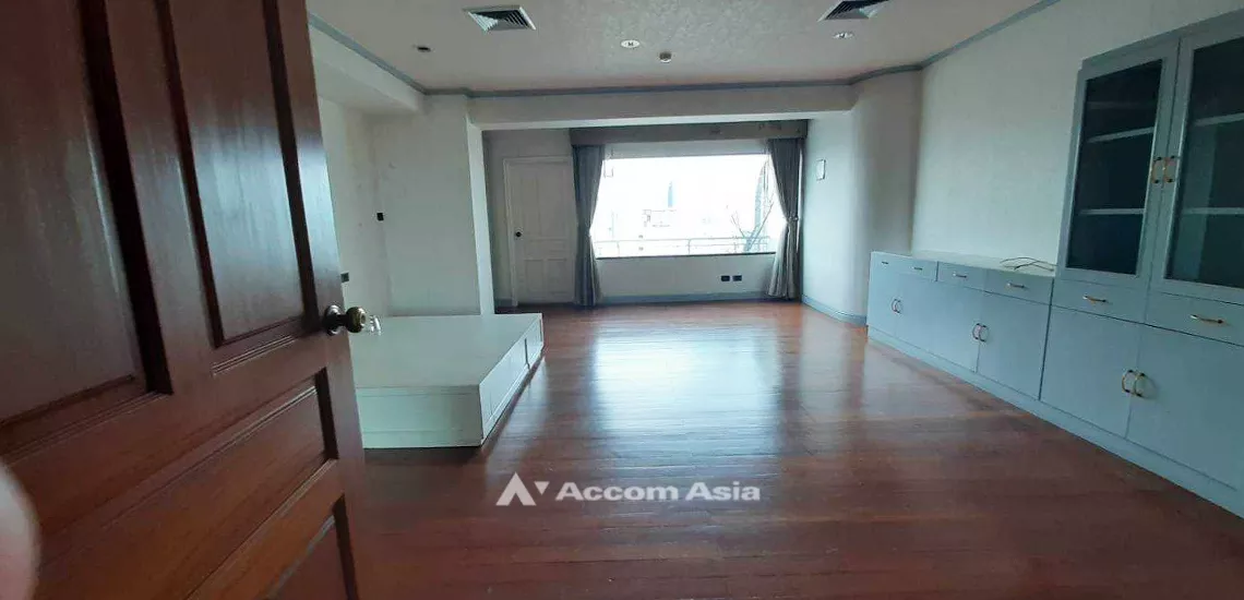 4  5 br Condominium For Sale in Sukhumvit ,Bangkok BTS Phrom Phong at Le Raffine Sukhumvit 24 AA28068
