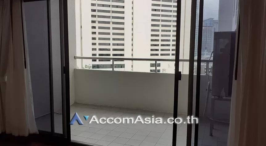 4  3 br Apartment For Rent in Sukhumvit ,Bangkok BTS Nana at Perfect for Pet lovers Apartment, near NIST Intl AA28071