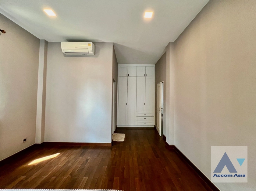 12  5 br House for rent and sale in Pattanakarn ,Bangkok BTS Punnawithi - BTS Udomsuk at The Palazzo Srinakarin AA28073