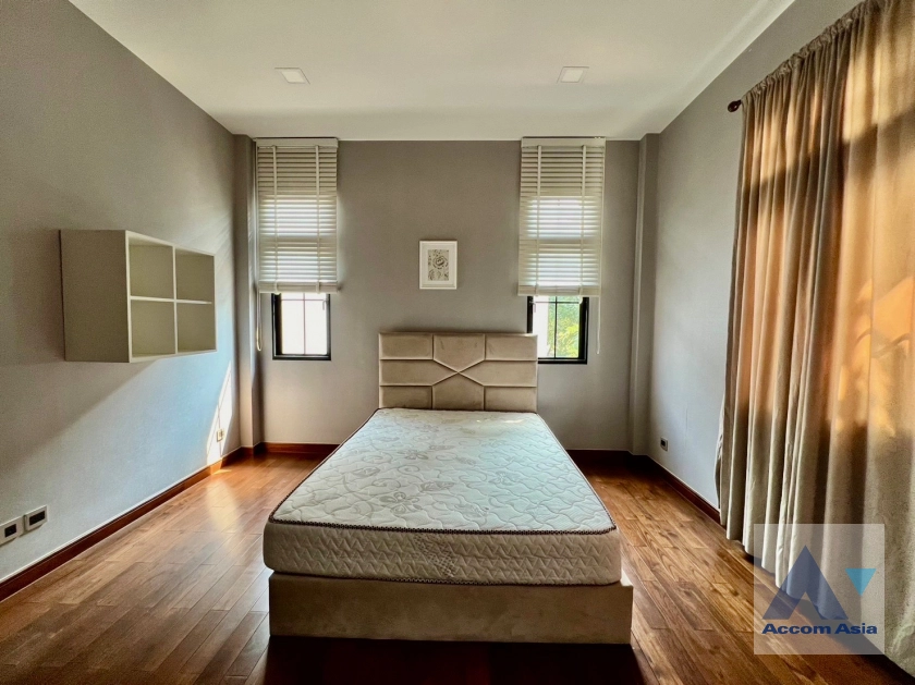 11  5 br House for rent and sale in Pattanakarn ,Bangkok BTS Punnawithi - BTS Udomsuk at The Palazzo Srinakarin AA28073