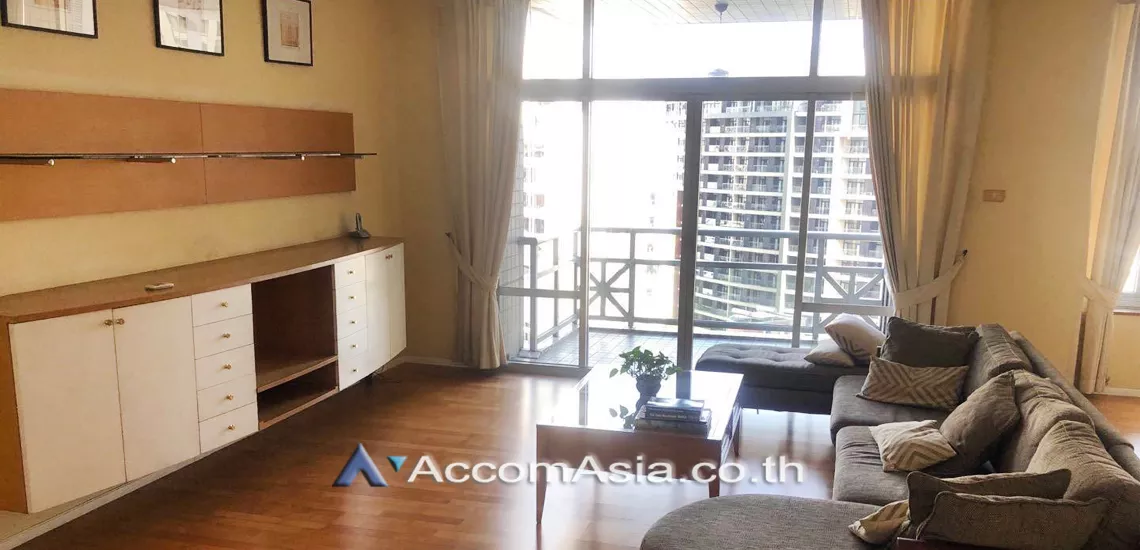 Pet friendly |  3 Bedrooms  Condominium For Rent in Ploenchit, Bangkok  near BTS Ploenchit (AA28097)