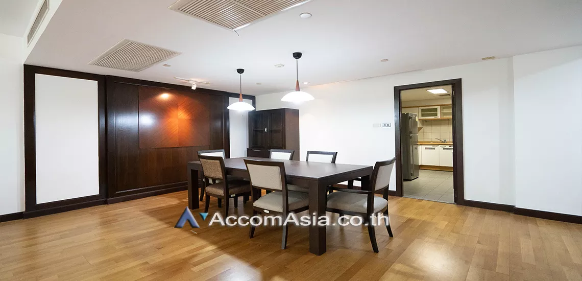 Pet friendly |  2 Bedrooms  Condominium For Rent in Ploenchit, Bangkok  near BTS Ploenchit (AA28098)
