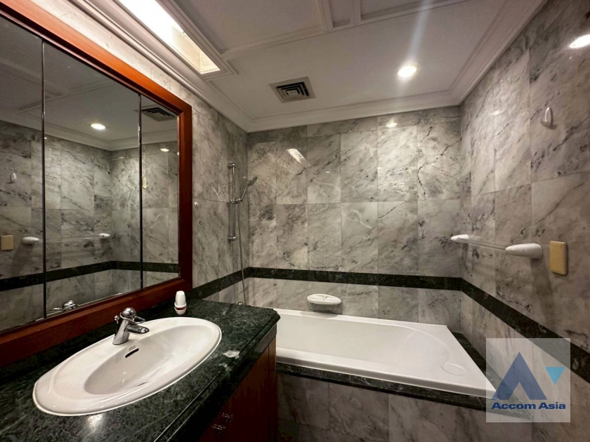 12  2 br Condominium For Rent in Ploenchit ,Bangkok BTS Ploenchit at All Seasons Mansion AA28098