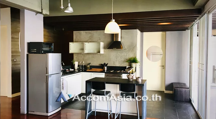 unit 2 Bedrooms  Condominium For Rent in Sukhumvit, Bangkok  near BTS Ekkamai (AA28112)