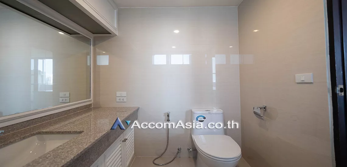 18  4 br Apartment For Rent in Sukhumvit ,Bangkok BTS Asok - MRT Sukhumvit at Spacious space with a cozy AA28122