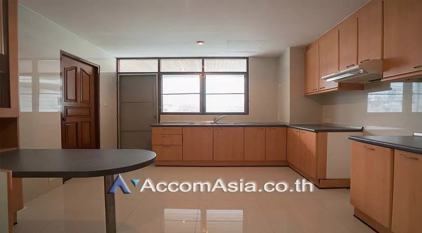 5  3 br Apartment For Rent in Sukhumvit ,Bangkok BTS Asok - MRT Sukhumvit at Spacious space with a cozy AA28123