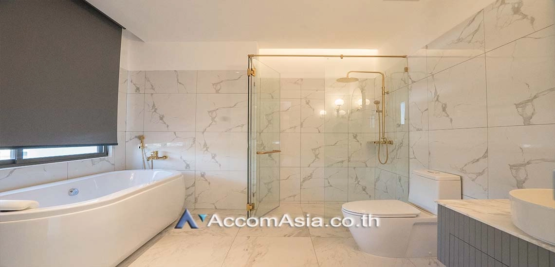 17  3 br Apartment For Rent in Sukhumvit ,Bangkok BTS Thong Lo at Relaxing Balcony - Walk to BTS AA28125