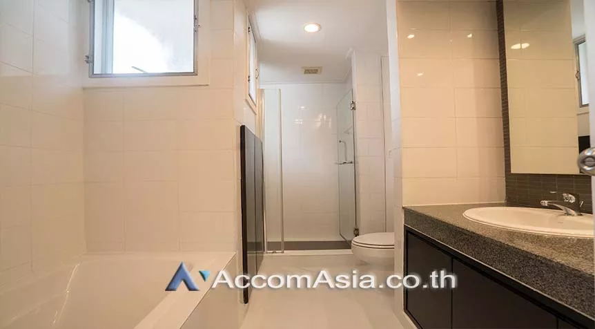 10  4 br Apartment For Rent in Sukhumvit ,Bangkok BTS Nana at Calm and Peaceful AA28130