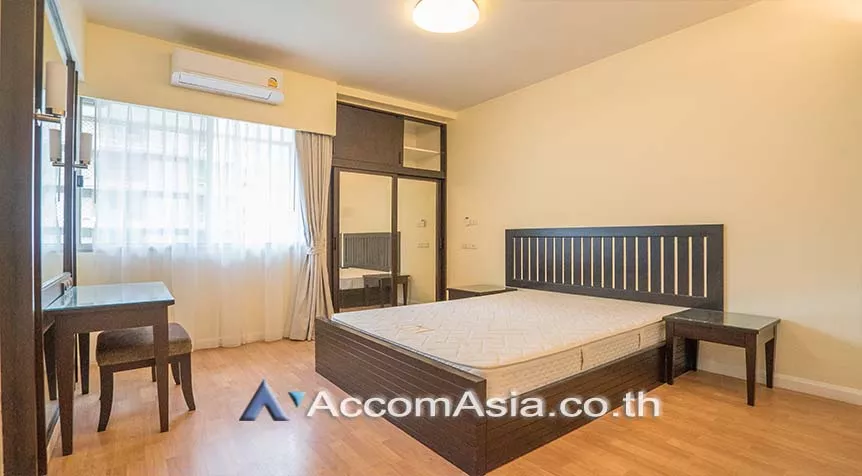8  4 br Apartment For Rent in Sukhumvit ,Bangkok BTS Nana at Calm and Peaceful AA28130